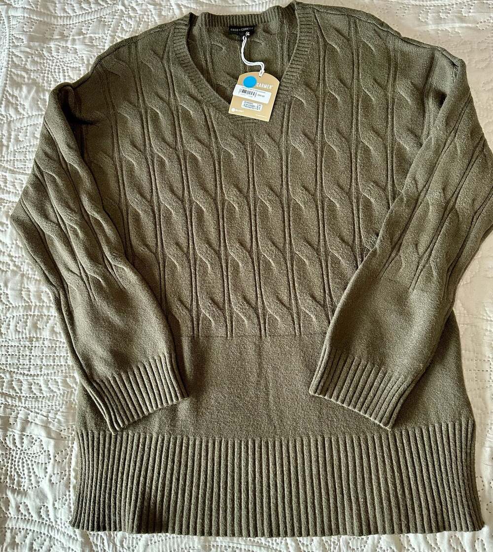 Coco + Carmen V-Neck Sweater Bownish Green Cable Knit Large